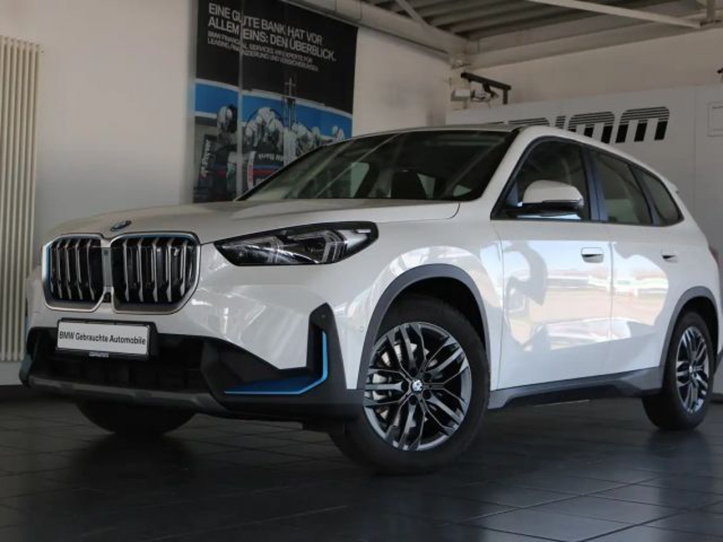 BMW iX1 xDrive30