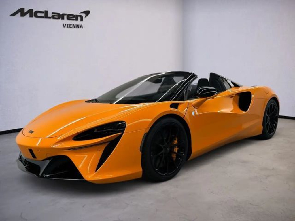 McLaren Artura Spider