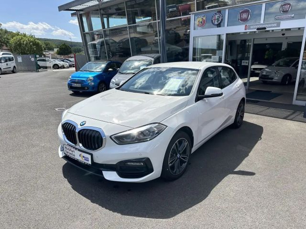 BMW 1 Serie 118 Sport Line Sedan