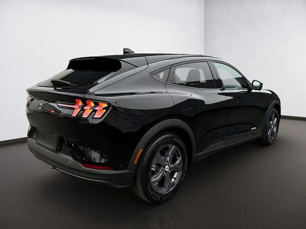 Ford Mustang Mach-E ST Line
