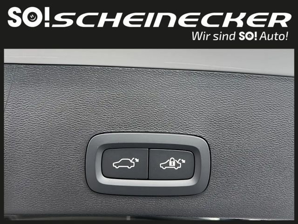 Volvo XC40 Plus Dark