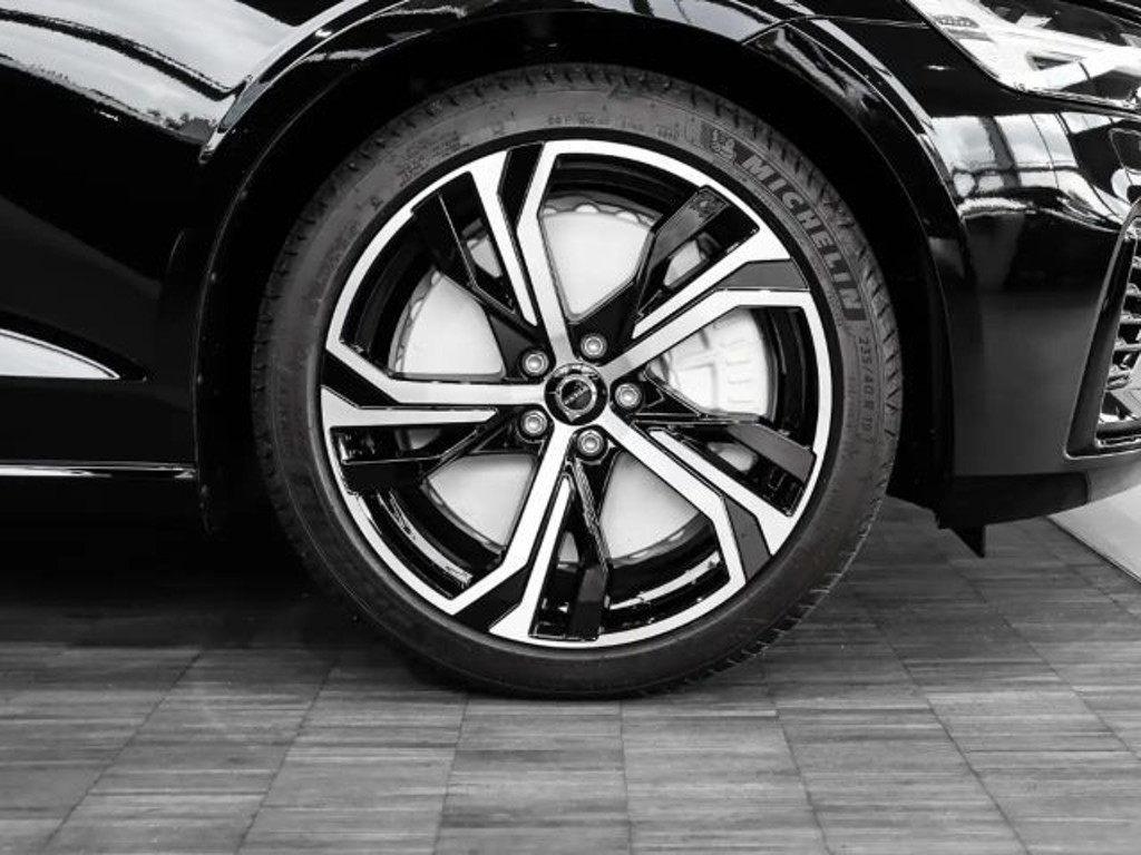 Volvo V60 AWD T8 Hybrid Twin Engine Recharge Dark Ultra