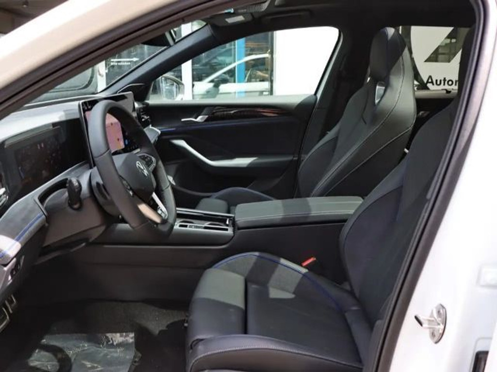 Volkswagen Passat DSG R-Line IQ.Drive 2.0 TDI