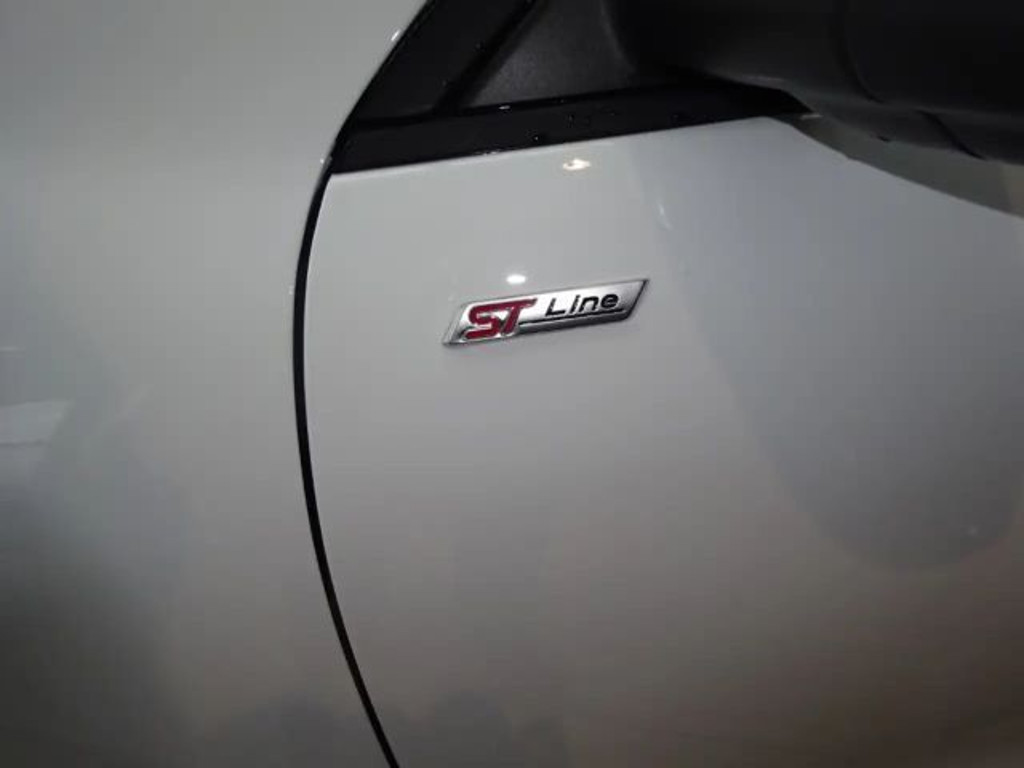 Ford Kuga ST Line Hybrid