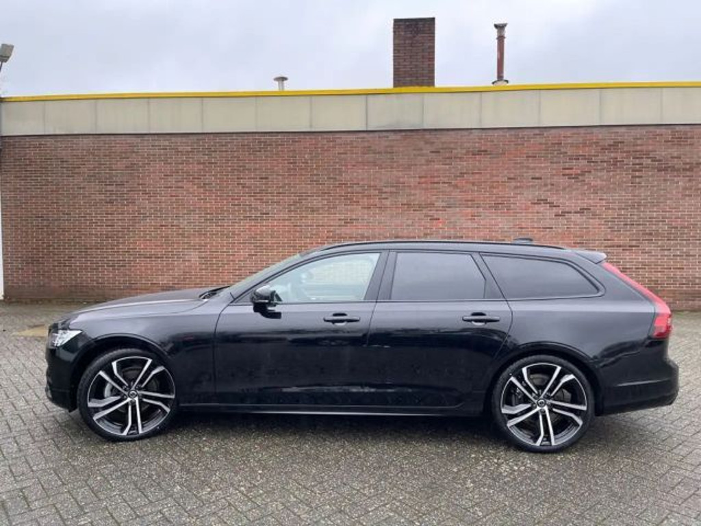 Volvo V90 Ultimate Dark