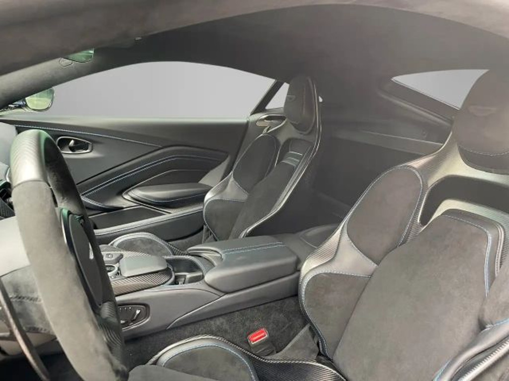 Aston Martin Vantage