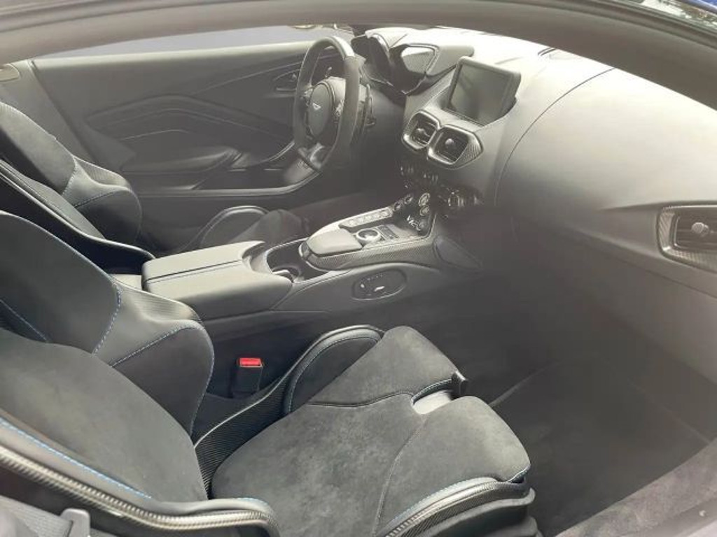 Aston Martin Vantage