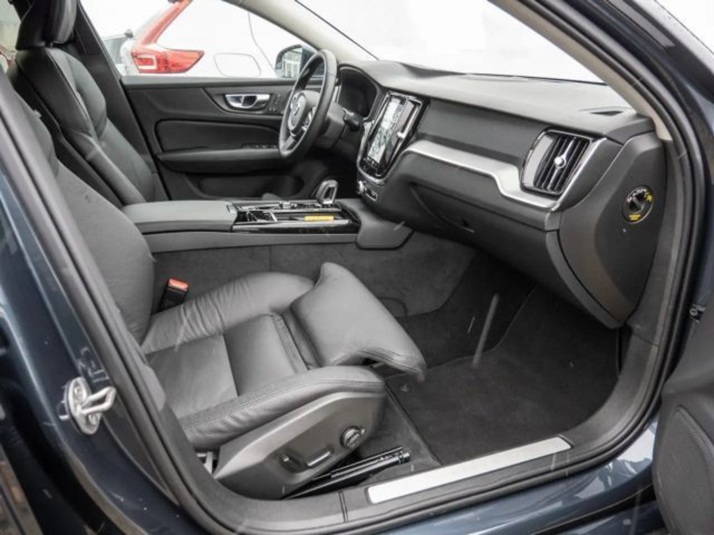 Volvo V60 AWD Hybrid Recharge Plus Bright