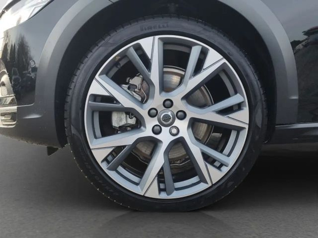 Volvo V90 Cross Country