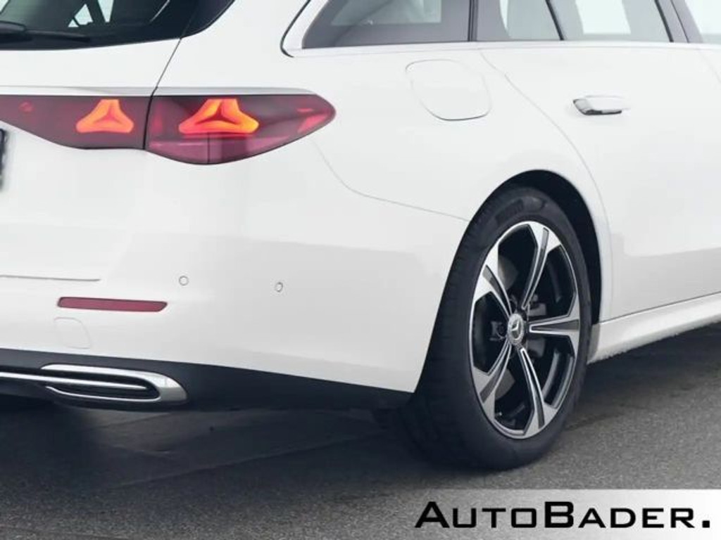 Mercedes-Benz E-Klasse E 300 AVANTGARDE Estate E 300 e E 300 de