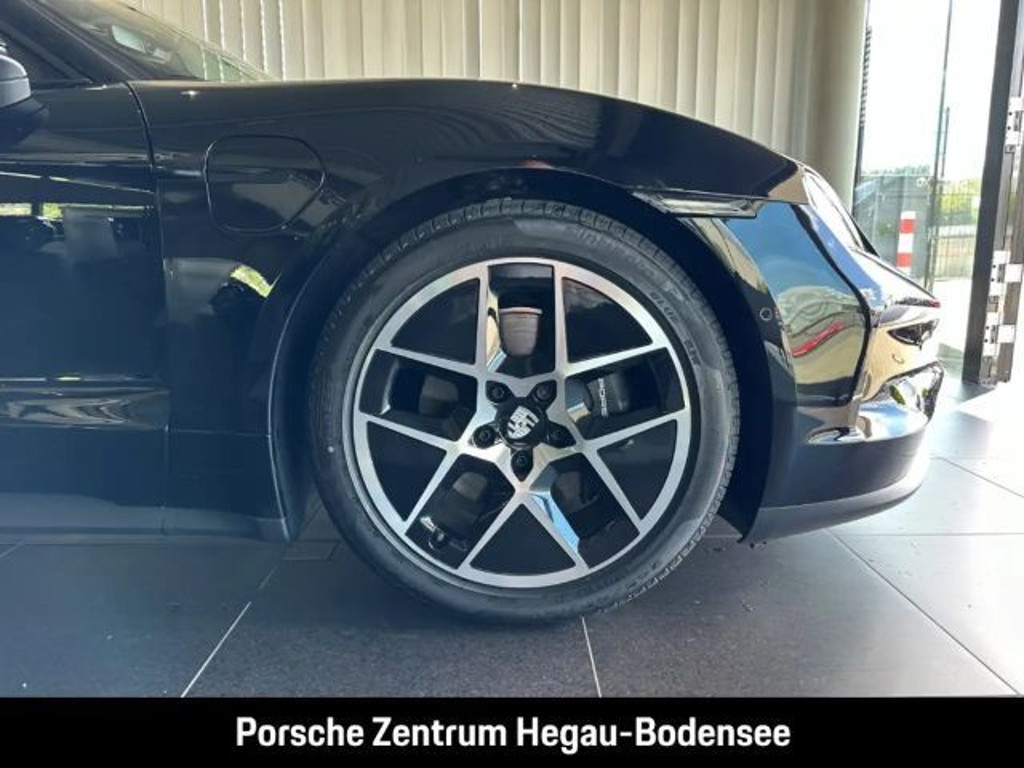 Porsche Taycan Performance Plus