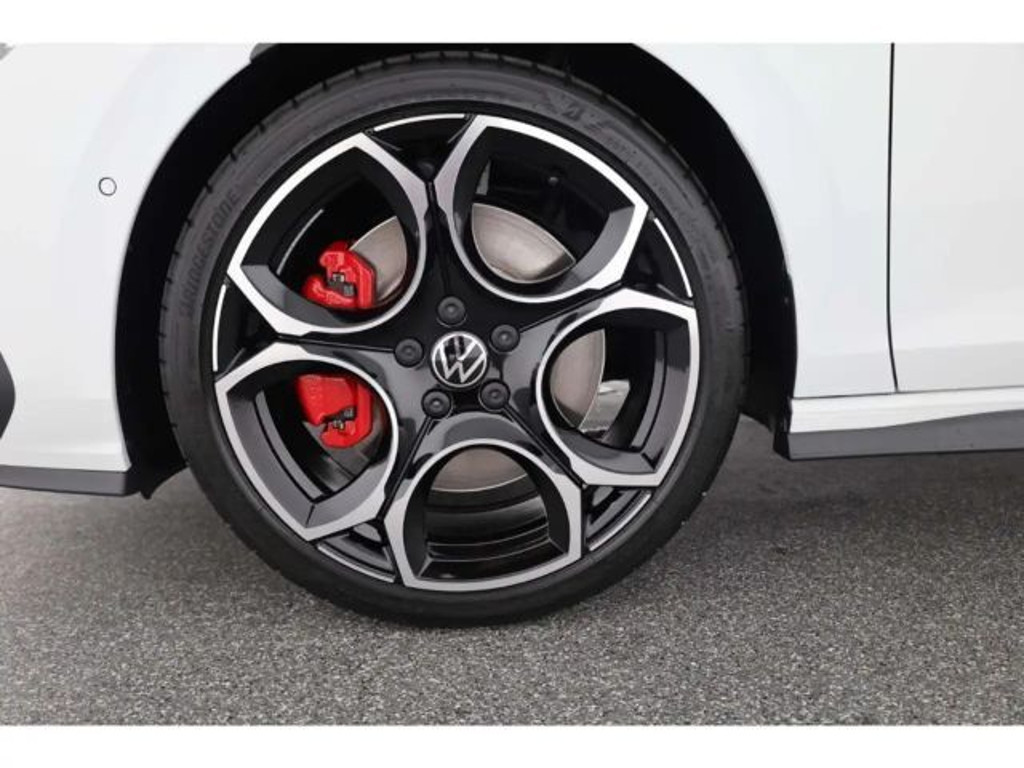 Volkswagen Golf GTI IQ.Drive 2.0 TSI