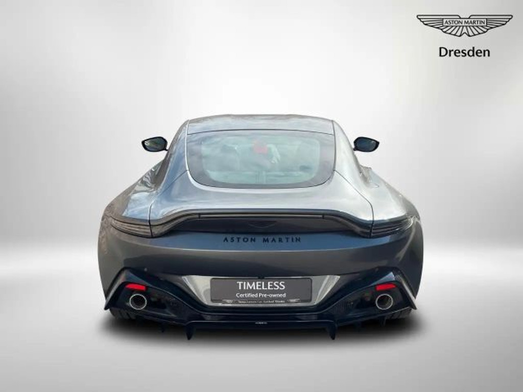 Aston Martin V8
