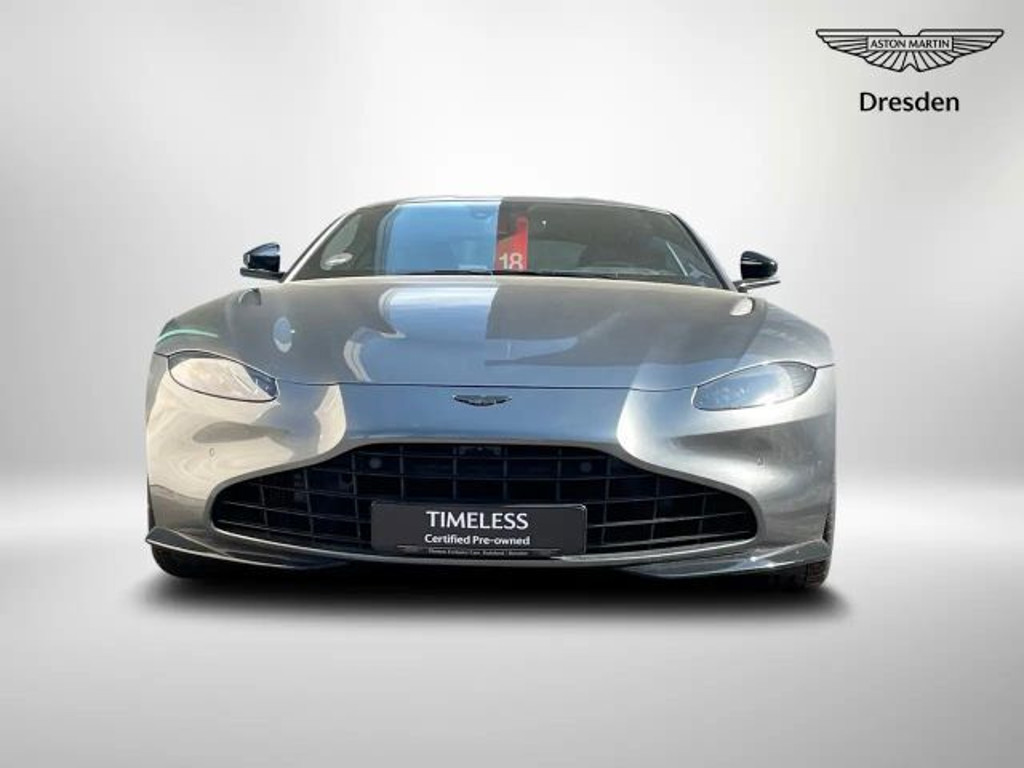 Aston Martin V8