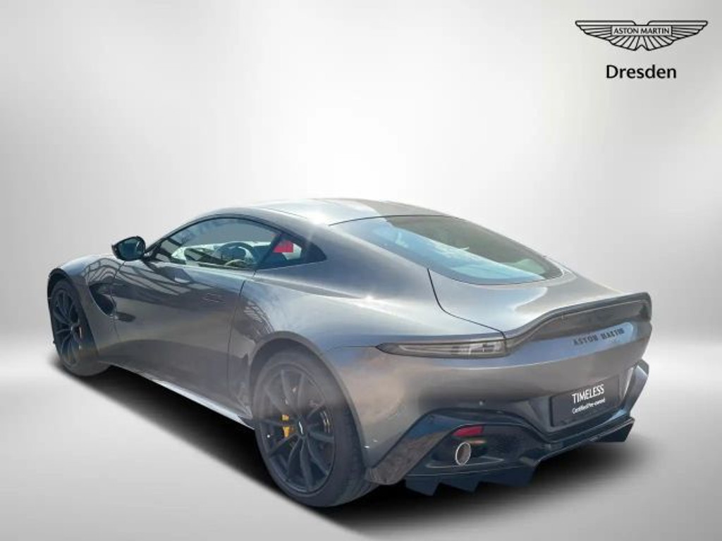Aston Martin V8