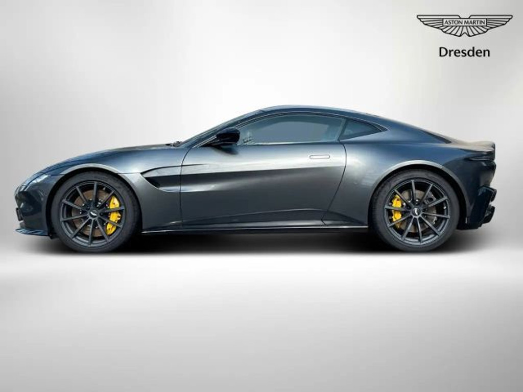 Aston Martin V8