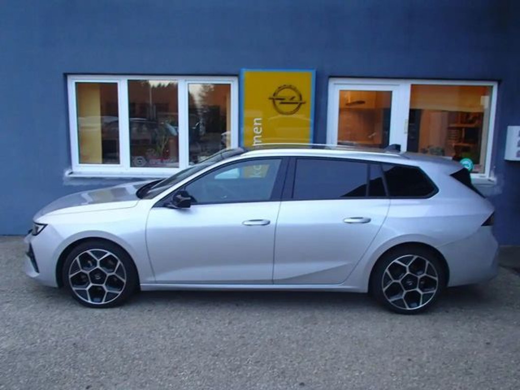 Opel Astra Sports Tourer Ultimate