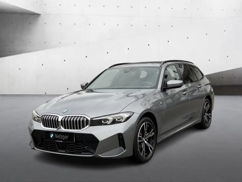 BMW 3 Serie 330 M-Sport Touring 330e