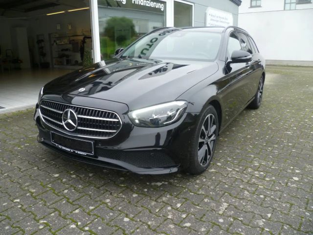 Mercedes-Benz E-Klasse E 220 4MATIC E 220 d