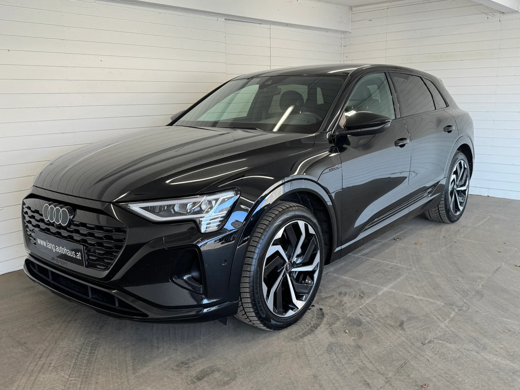 Audi Q8 e-tron Quattro Business 55