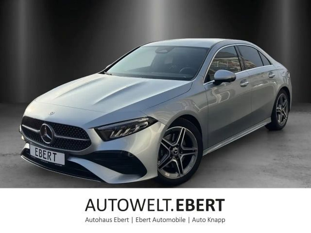 Mercedes-Benz A-Klasse A 220 AMG Line A 220 d