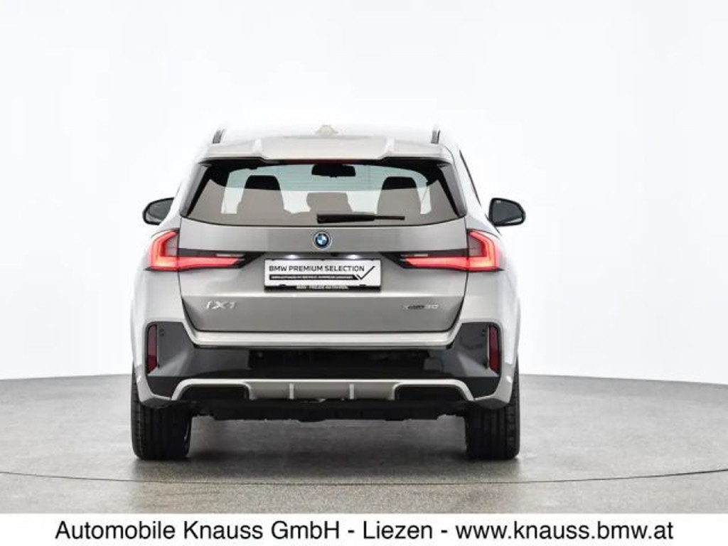 BMW iX1 xDrive30