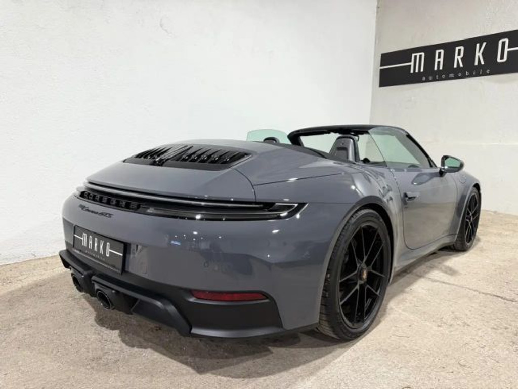 Porsche 992