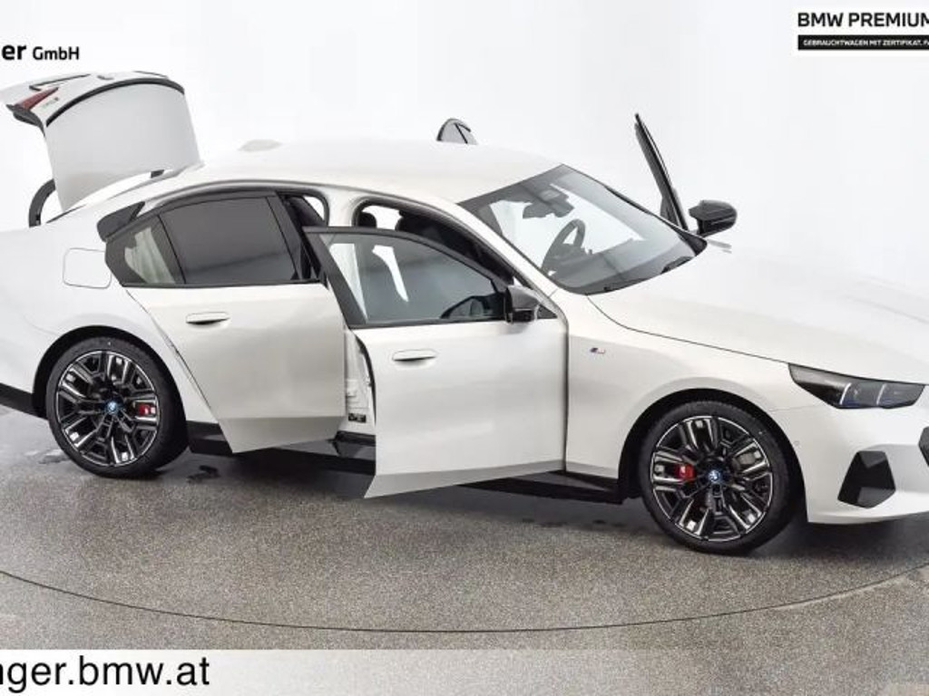 BMW i5