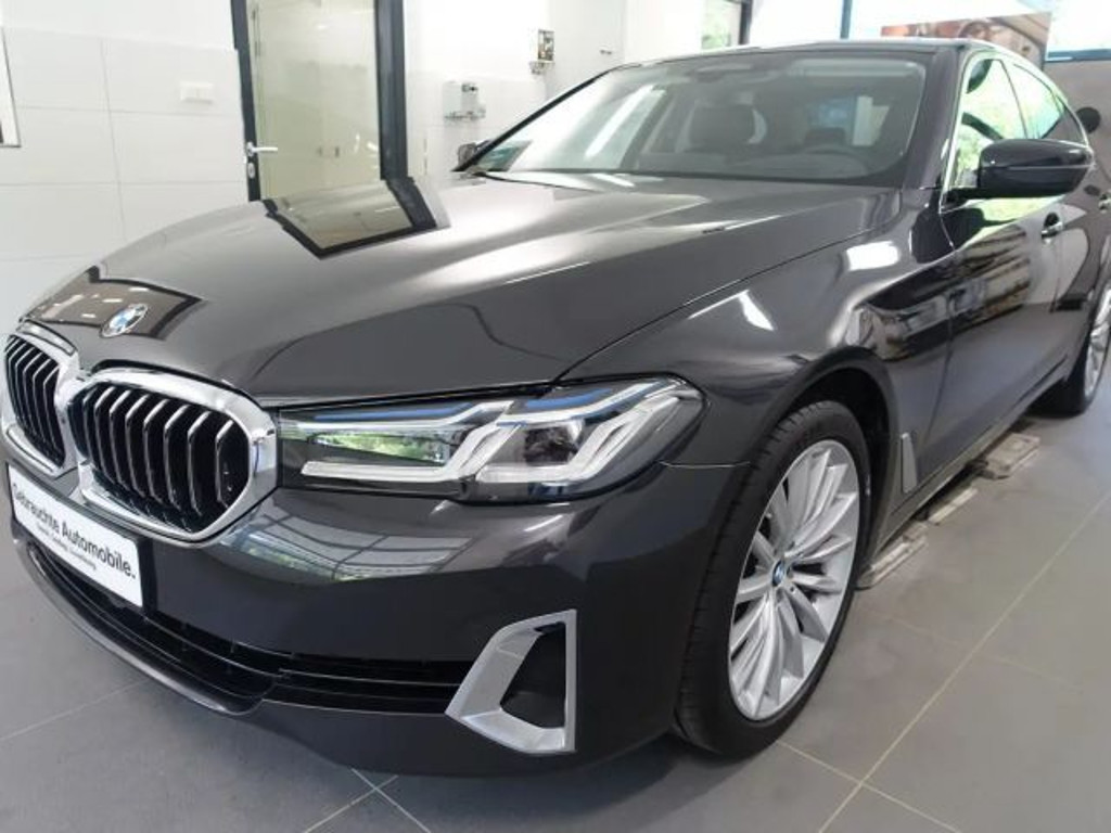 BMW 5 Serie 520 Luxury Line xDrive Sedan 520d