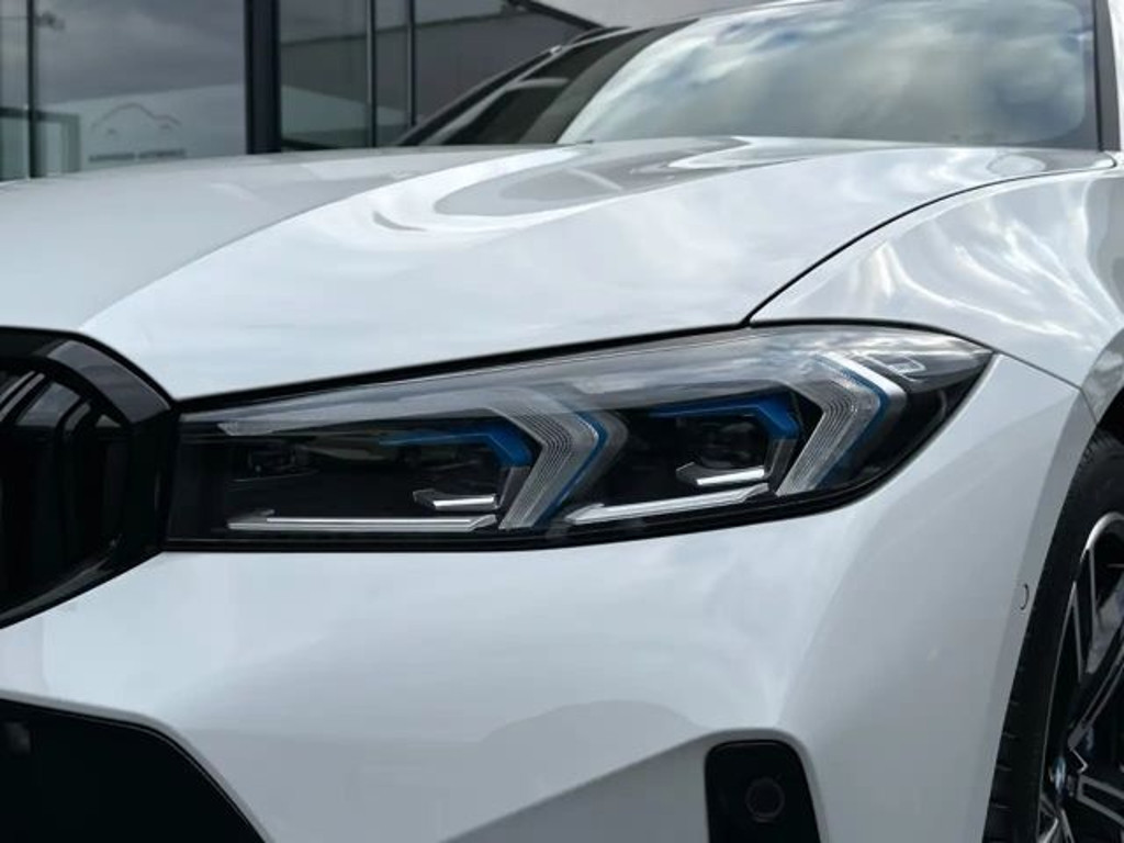 BMW 3 Serie 318 M-Sport Touring 318i