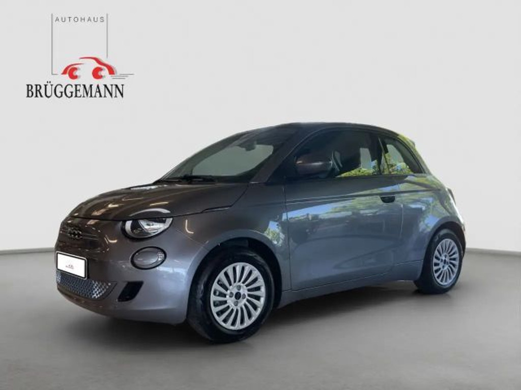 Fiat 500e Action