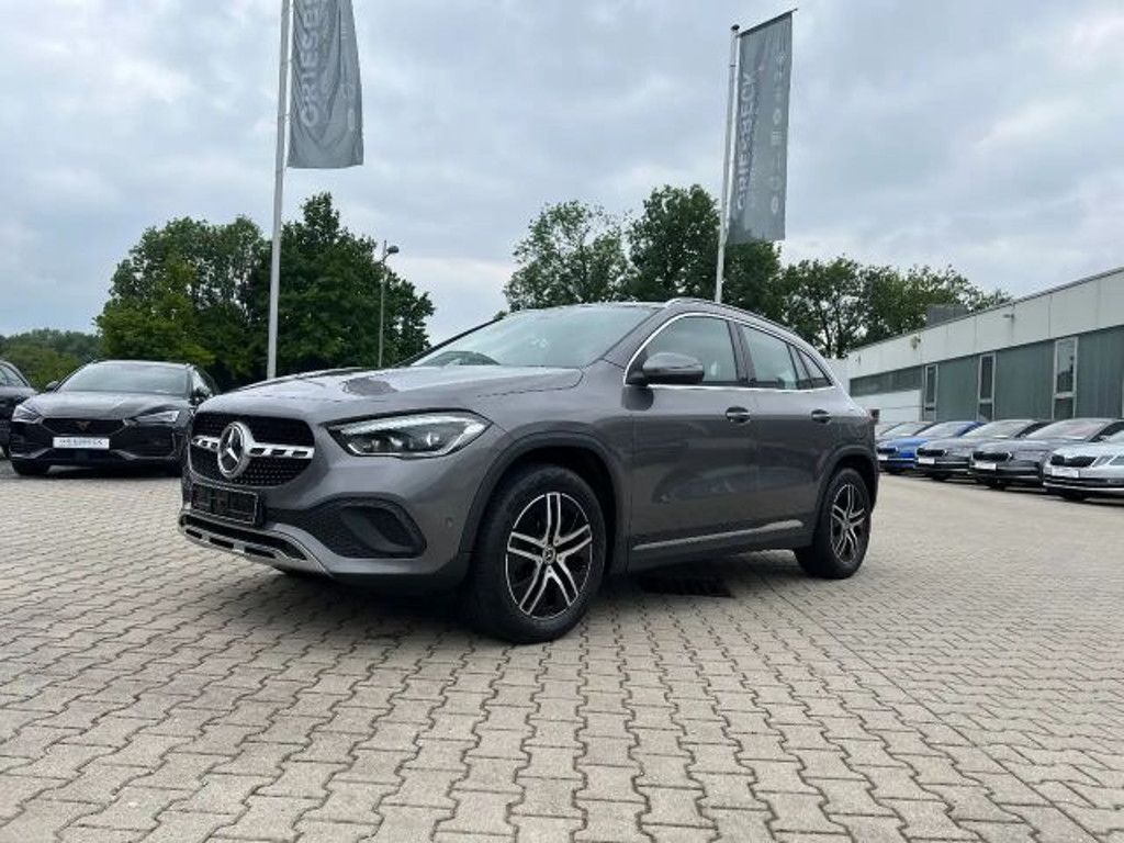 Mercedes-Benz GLA-Klasse GLA 200 4MATIC Progressive GLA 200 d