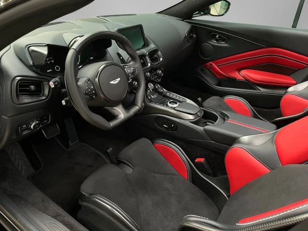 Aston Martin Vantage