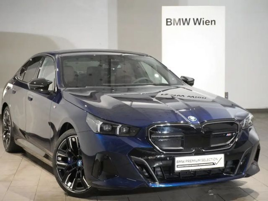BMW i5 xDrive Sedan M60