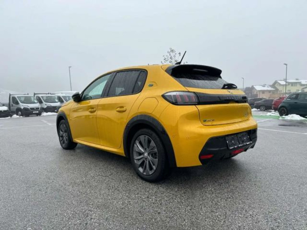 Peugeot e-208