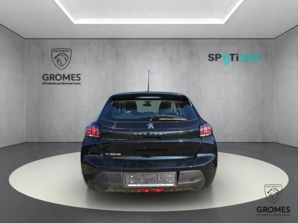 Peugeot e-208