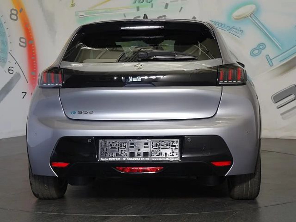 Peugeot e-208