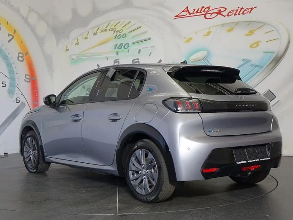Peugeot e-208
