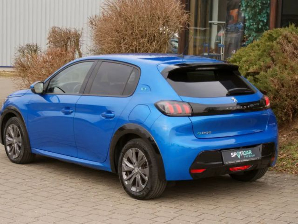 Peugeot e-208