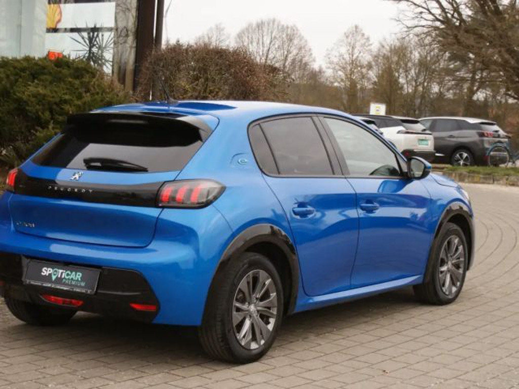 Peugeot e-208