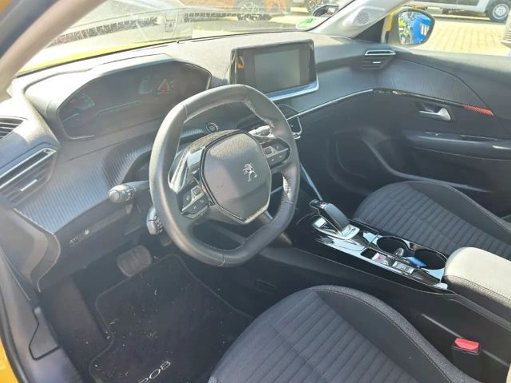 Peugeot e-208