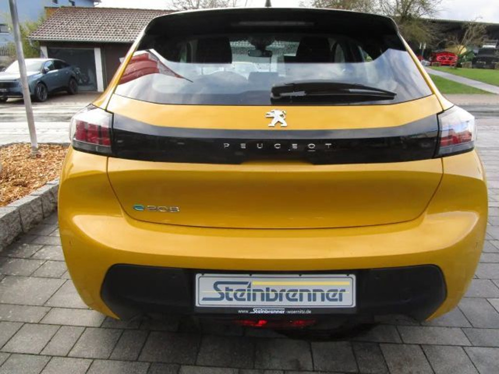 Peugeot e-208