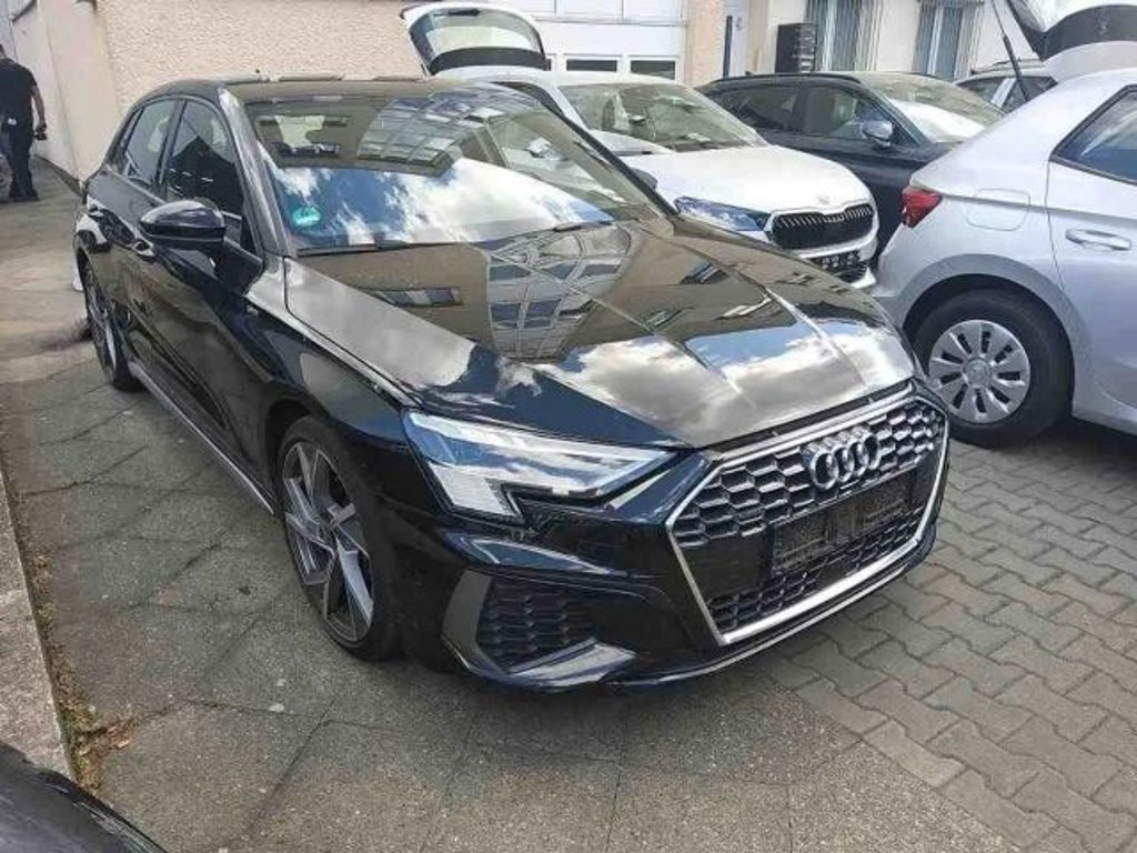 Audi A3 Sportback Sedan Quattro S-Line 40 TDI