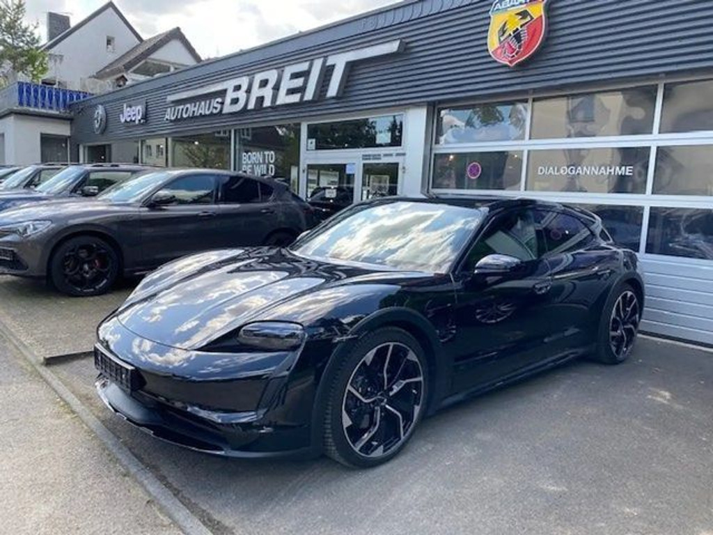 Porsche Taycan Cross Turismo 4