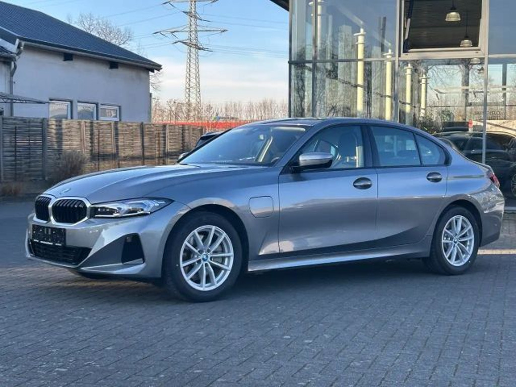 BMW 3 Serie 330 xDrive Sedan 330e
