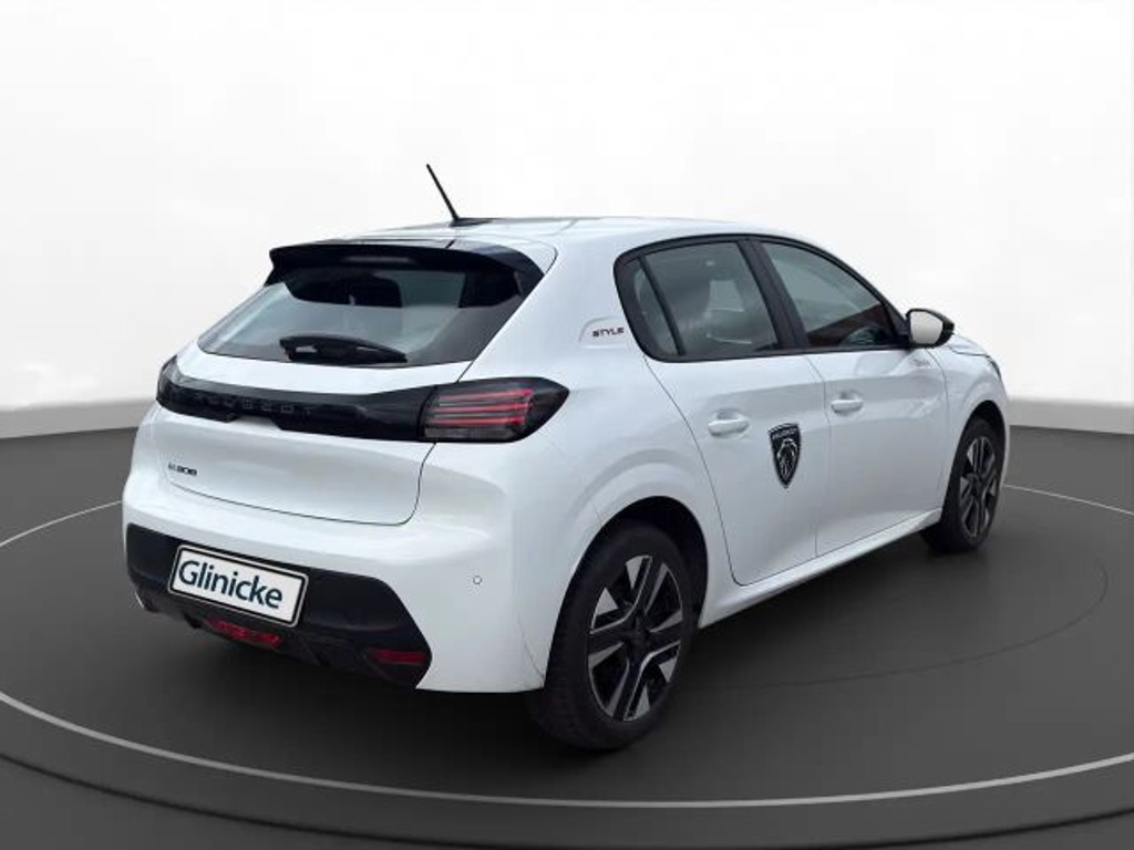 Peugeot e-208