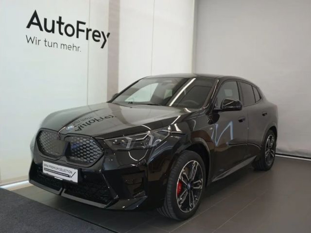 BMW iX2 xDrive30