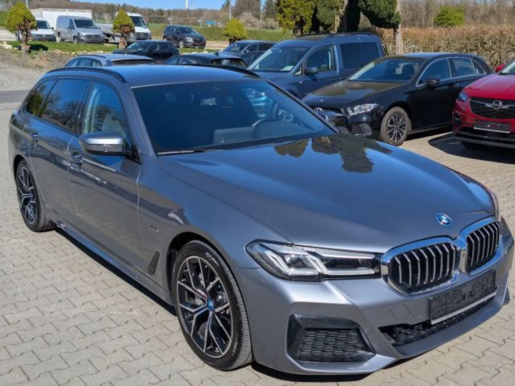 BMW 5 Serie 530 M-Sport xDrive Touring 530e