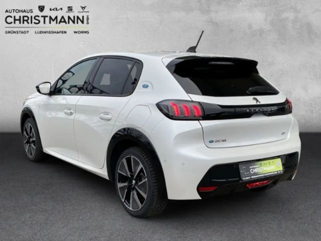 Peugeot e-208