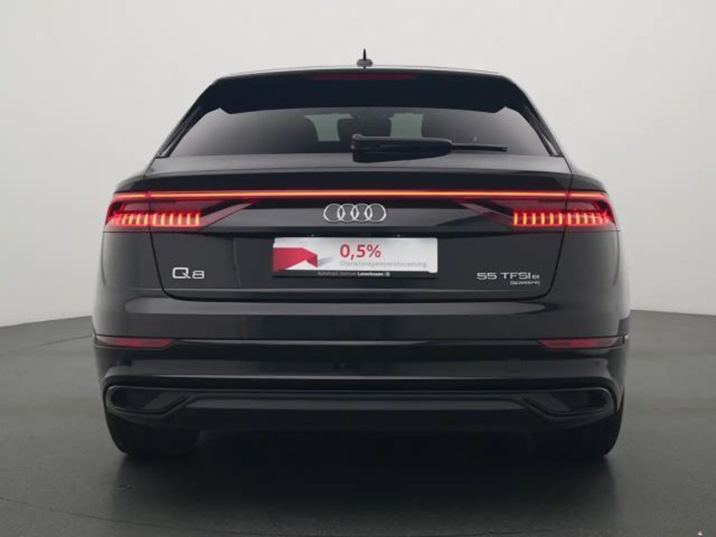 Audi Q8 S-Line